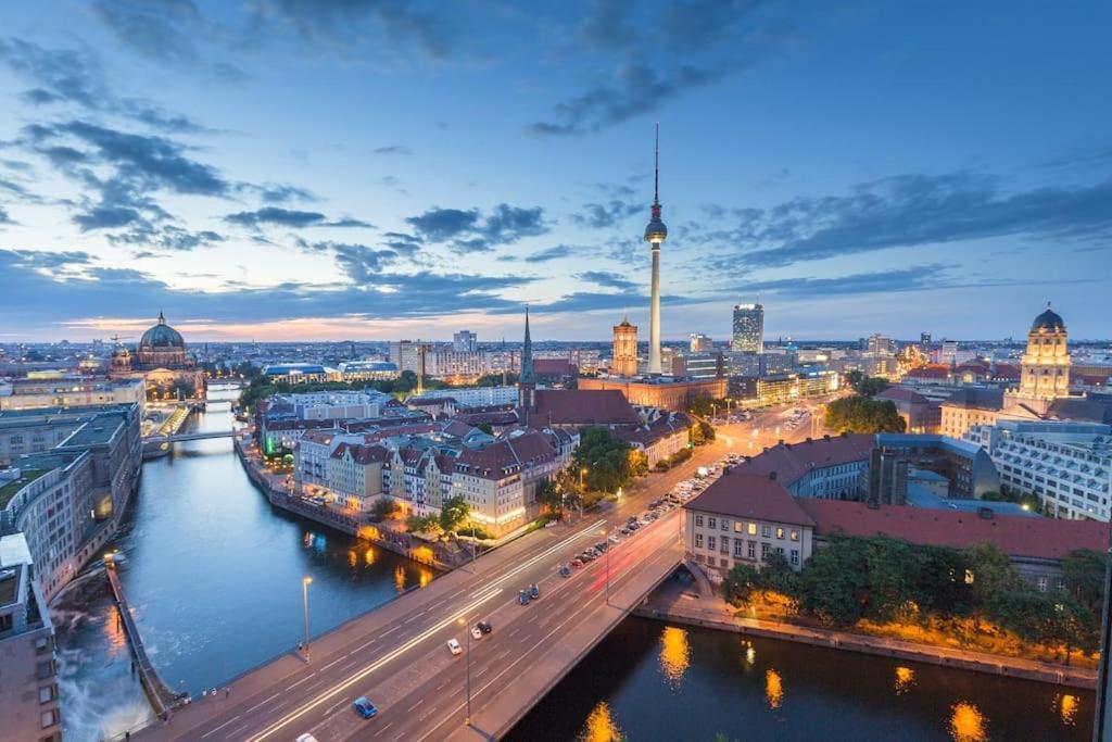 Apartment 33 K Next To Alexanderplatz